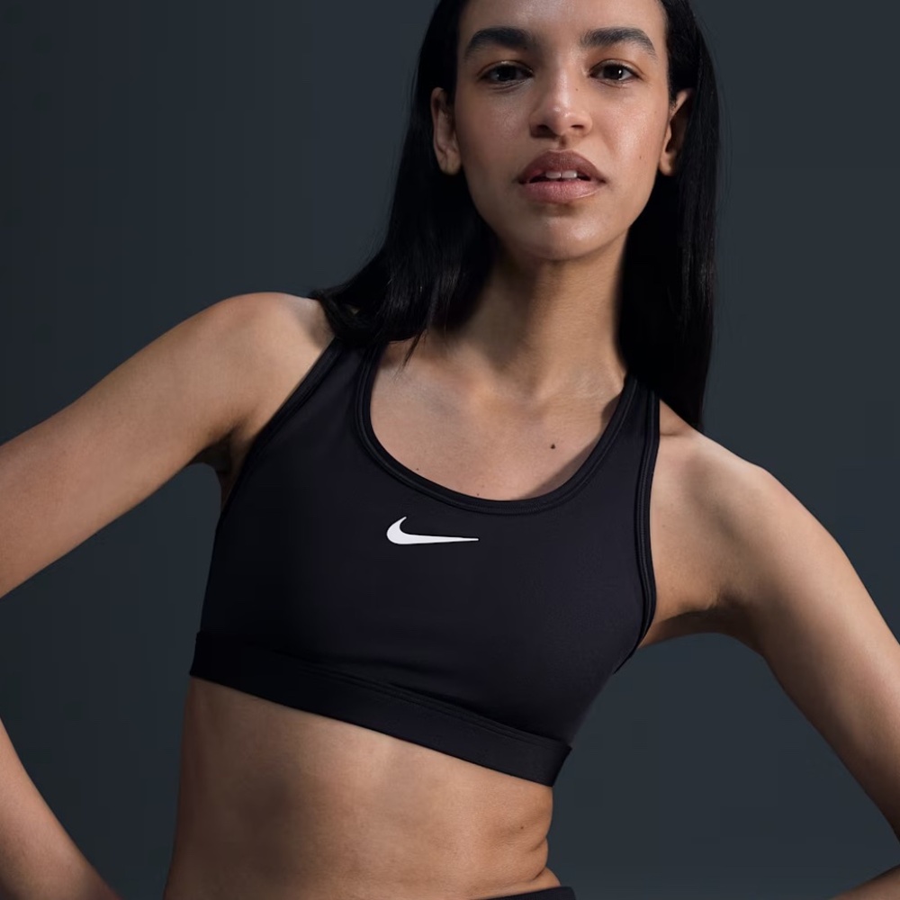 Nike Women's Swoosh Medium Support Black / White Sports Bra Large